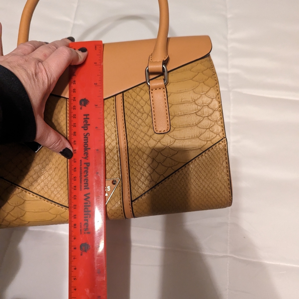 👜Guess Tote Bag - Picture 3 of 7